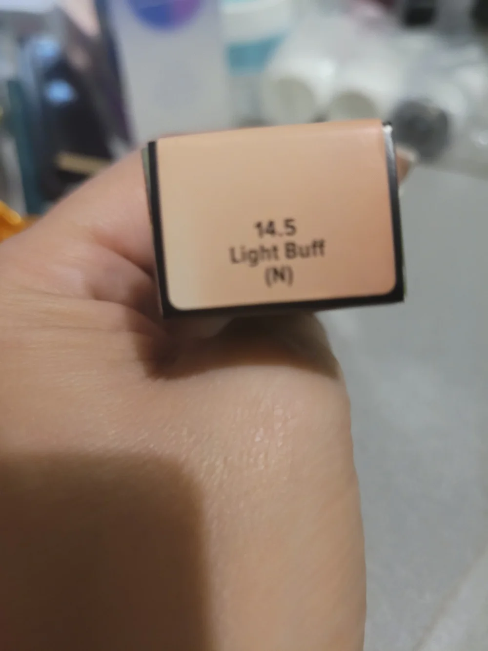 Light Buff 14.5 Neutral Liquid Concealer - Warm Beige It Cosmetics